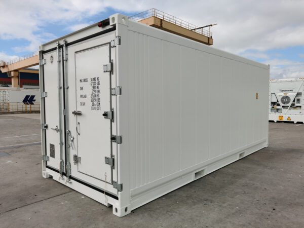 20ft-shipping-container-domestic-reefer-white-new-front-corner-right-1.jpg 20 Fuß Neu Kühlcontainer Sonderausstattung