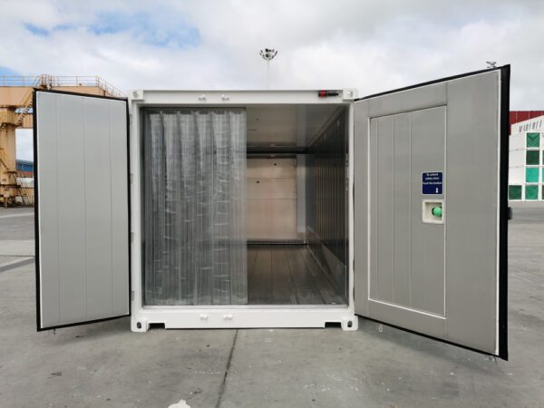 20ft-shipping-container-domestic-reefer-white-new-front-open.jpg 20 Fuß Neu Kühlcontainer Sonderausstattung