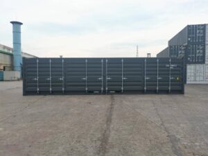 7-0-LoeWE-Gabelstapler-HLS-2000-Display 40 Fuß High Cube 1 x Side Door Container