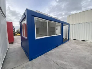 Standard Bürocontainer 5,70 x 2,60 m mit Terrasse